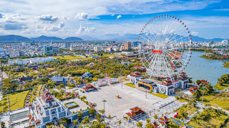 Vòng quay Sun Wheel tại Công viên Châu Á (Đà Nẵng)