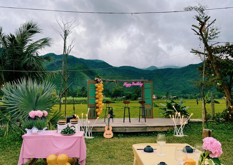 Du khách có thể tổ chức các bữa tiệc hoặc sân khấu ca nhạc (Nguồn: Hoà Bắc Ecolodge)