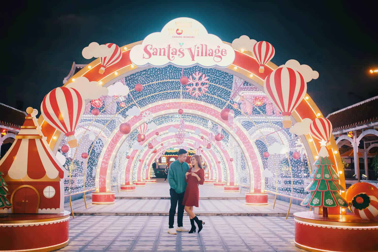 Lối vào cổng ngôi làng Santa's Village