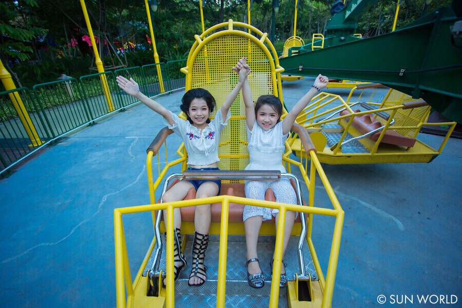 Múa lân đầy sắc màu tại Asia Park dịp Trung thu