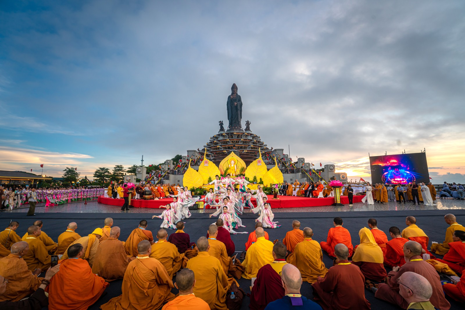 Lễ Vía Đức Phật Di Lặc được tổ chức tại khu du lịch Núi Bà Đen