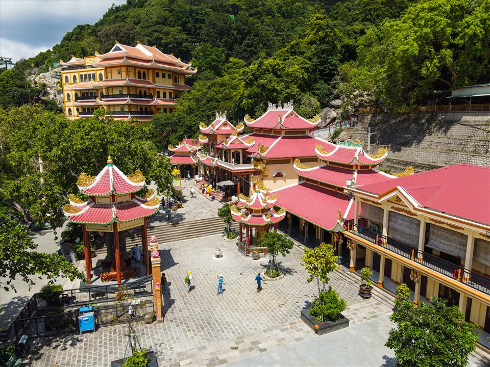 Quần thể chùa Bà Đen gồm 6 ngôi chùa lớn