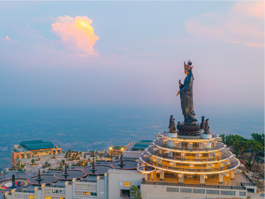 Tượng Phật Bà Tây Bổ Đà Sơn cao 72m