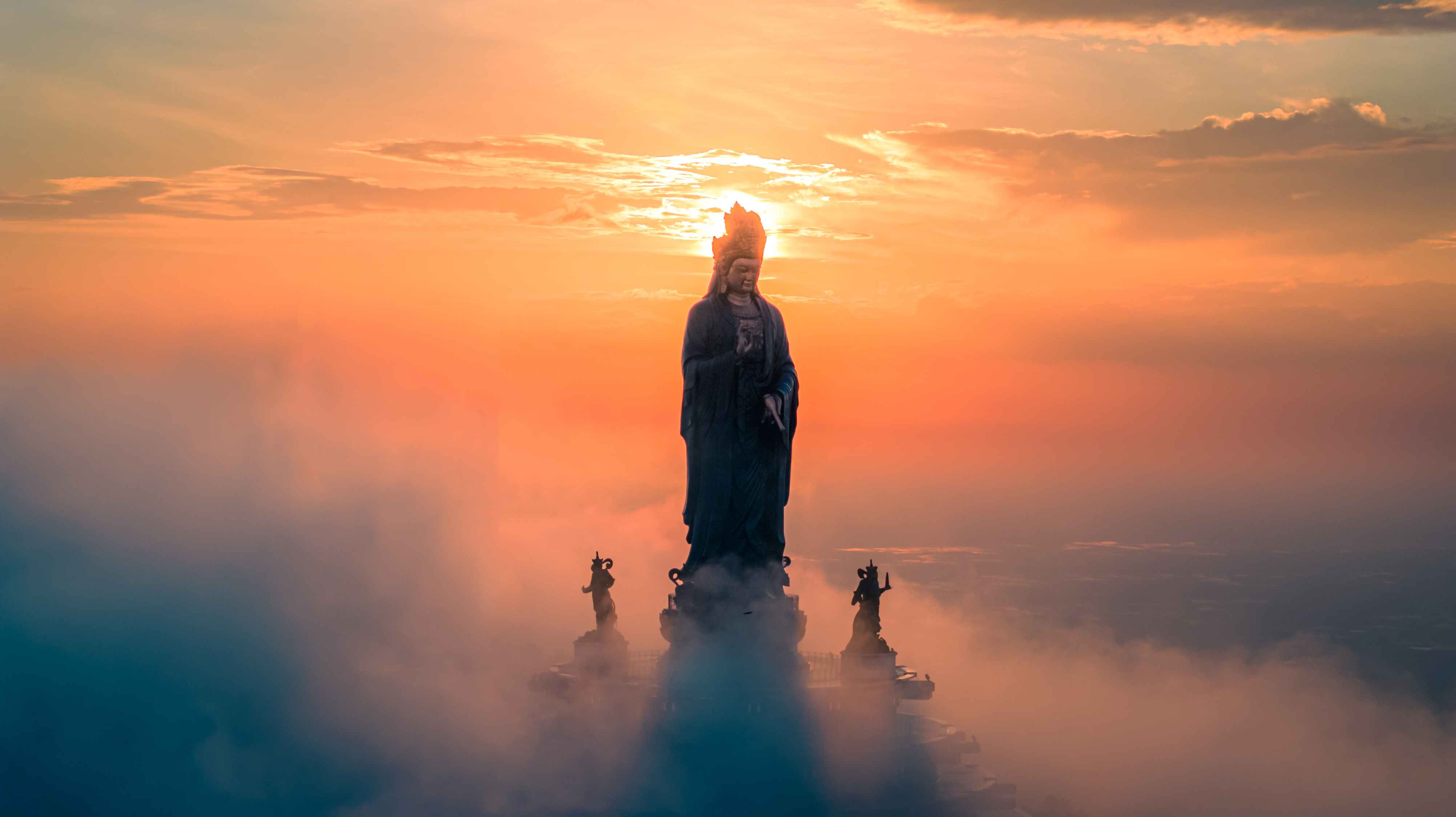 Tượng Bà Tây trên núi Bà Đen