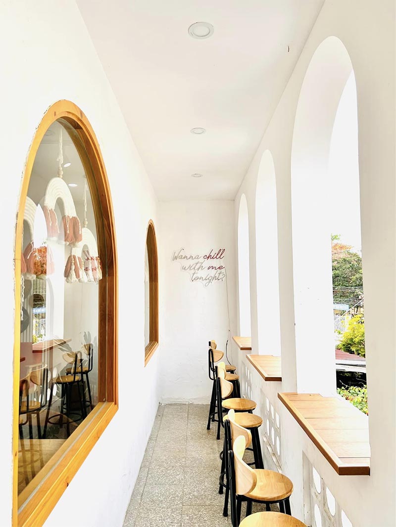 Không gian ngồi ngoài hành lang cực chill