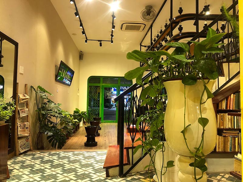 La Comé Cafe có thiết kế cổ điển, nhuốm màu thời gian