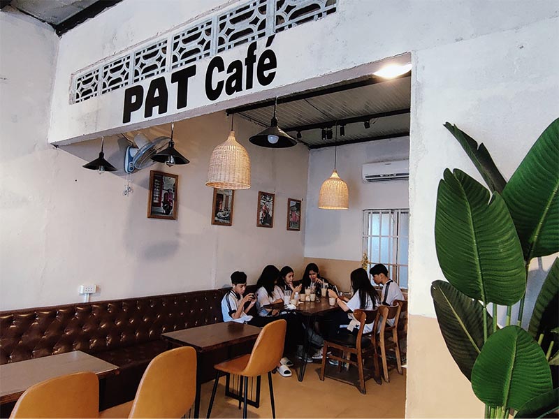 Quán là địa chỉ yêu thích của các bạn trẻ