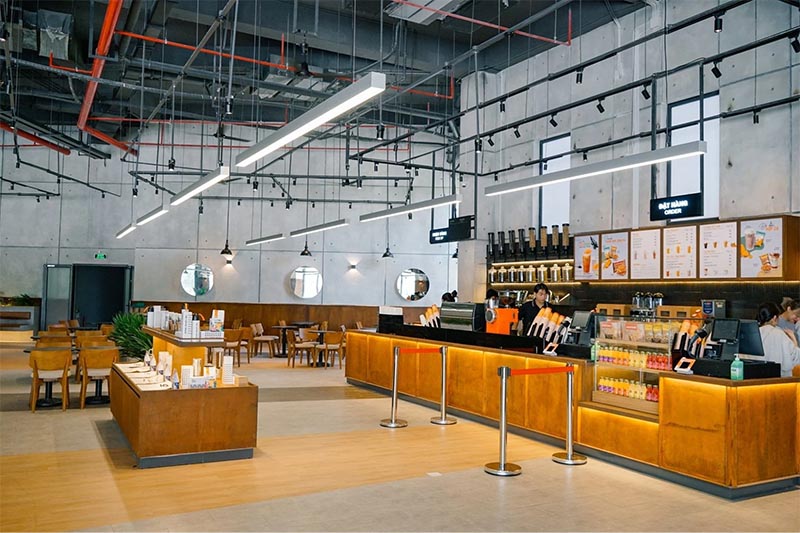 Cận cảnh quầy gọi đồ trong The Coffee House núi Bà Đen