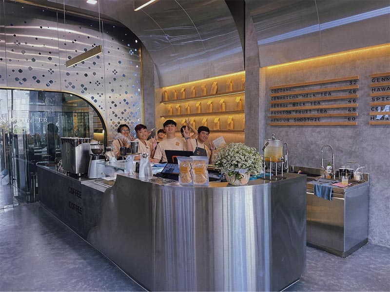 Quầy phục vụ tại quán Heng Un