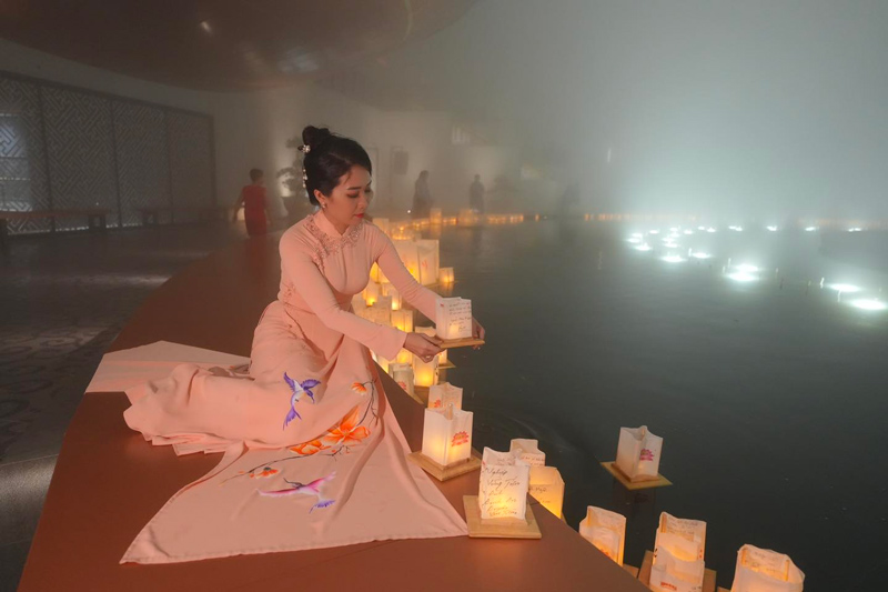 Dâng đăng tại núi Bà