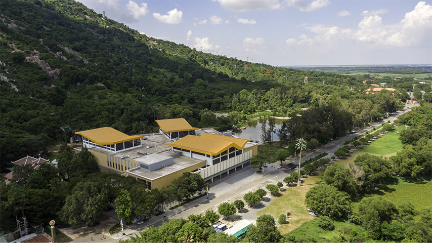 Toàn cảnh nhà ga Bà Đen 