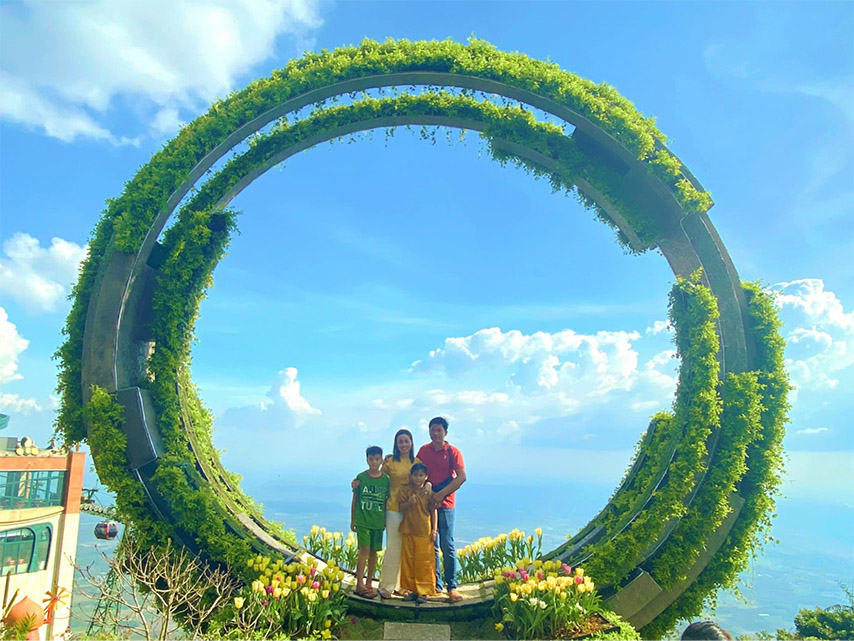 Không gian tại Cổng trời 