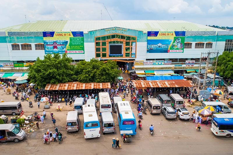 Khu vực phía ngoài cửa 1 chợ Long Hoa Tây Ninh
