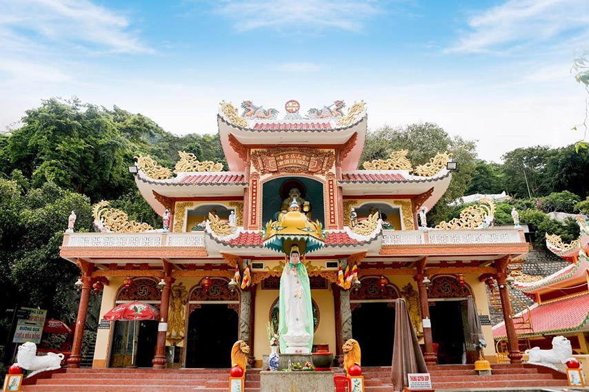 Quang cảnh chùa Bà Tây Ninh 