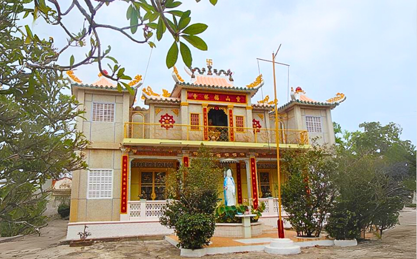 Lối kiến trúc cổ kính của chùa Phước Lâm