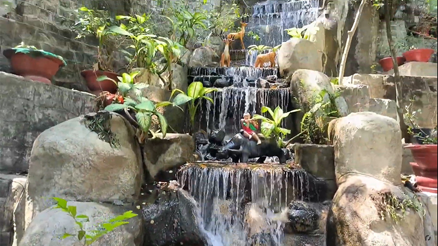 Tiểu cảnh bên trong chùa Quan Âm tại Tây Ninh