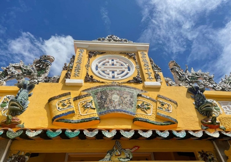 Hình ảnh biểu tượng trên mái đình Đình Hiệp Ninh