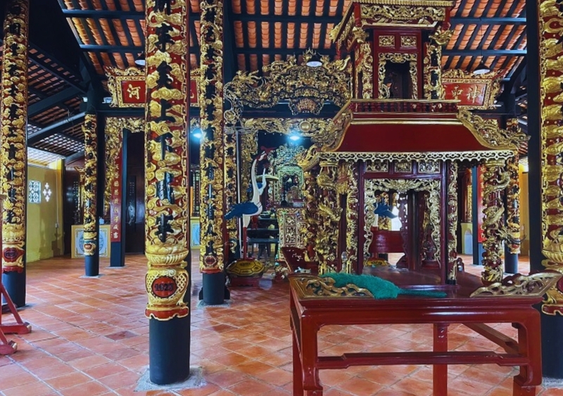 Di tích trong đình Hiệp Ninh được chế tác tinh xảo, được lưu giữ gần như nguyên vẹn 