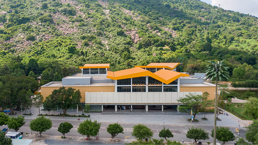 Toàn cảnh nhà ga Bà Đen