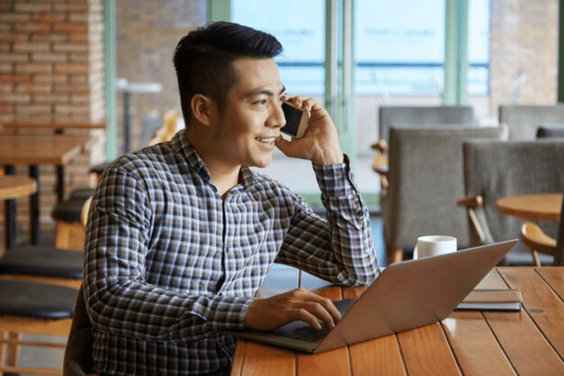 Bạn nên liên hệ với địa điểm ăn uống trước khi đến