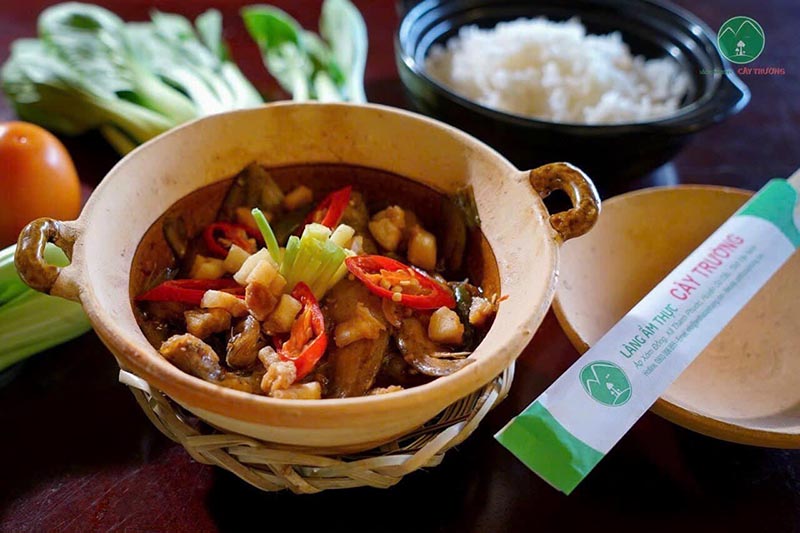 Các món ăn Việt Nam quen thuộc được phục vụ tại đây