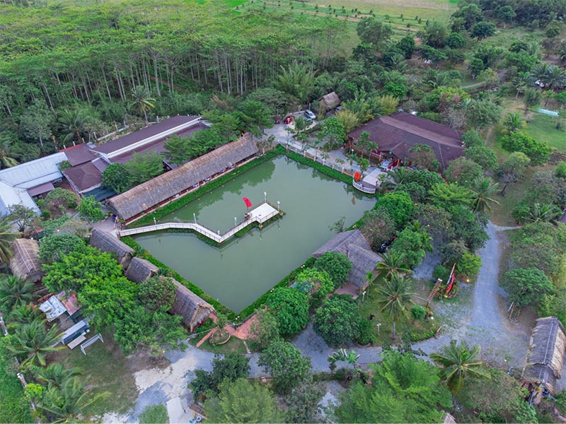 Khuôn viên rộng rãi của làng ẩm thực Cây Trường Tây Ninh khi nhìn từ trên cao