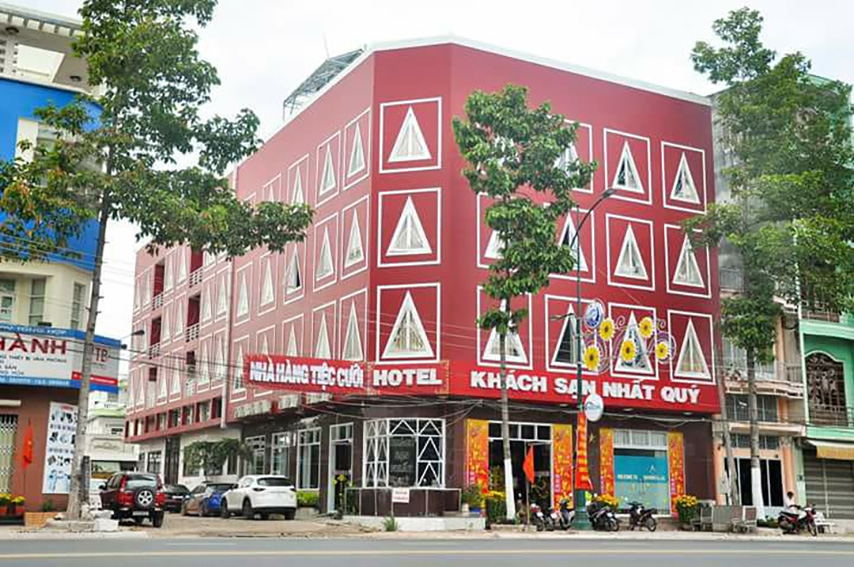 Thiết kế bên ngoài của khách sạn Nhất Quý