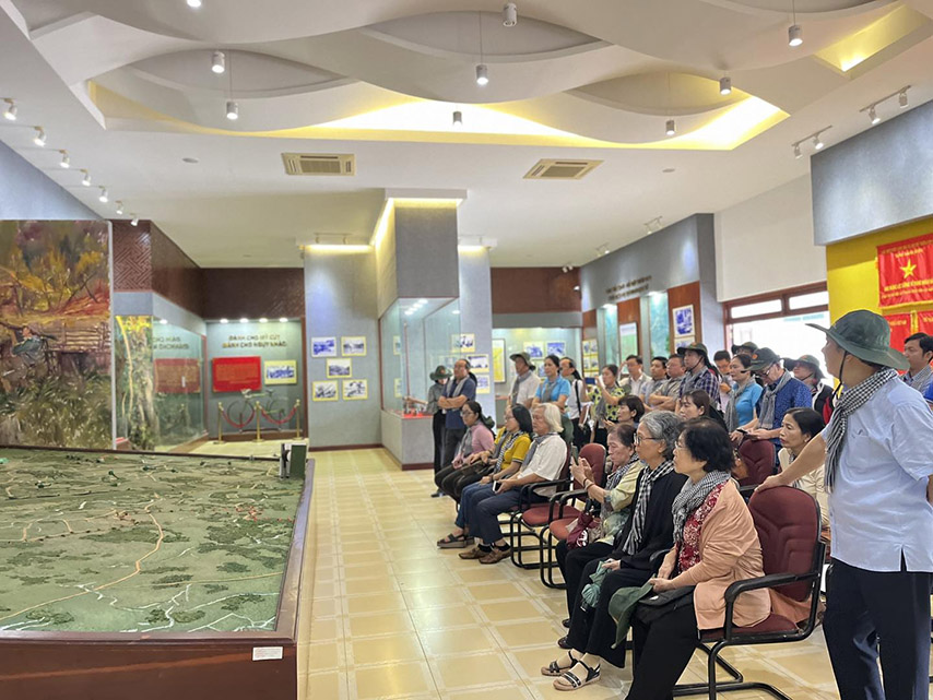 Sa bàn được đặt tại Nhà trưng bày, giúp du khách tìm hiểu diễn biến trận phản công đánh bại cuộc hành quân Junction City năm 1967hiểu sâu về 