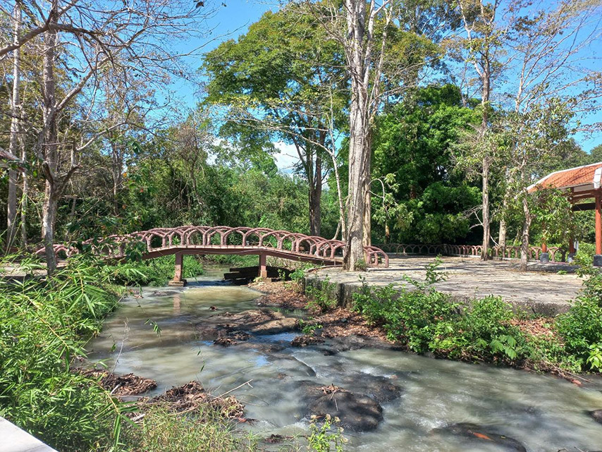 Dòng suối Tiên Cô mát lạnh chảy qua Căn cứ địa 