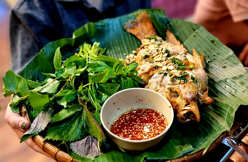 Thưởng thức ẩm thực dân dã tại khu du lịch 