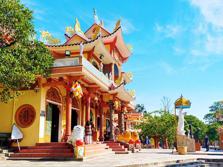 Cận cảnh chùa Linh Sơn Tiên Thạch Tự
