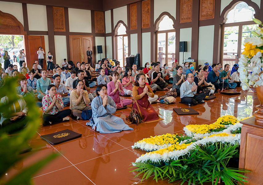 Khung cảnh hội trường lễ vía đản sinh 