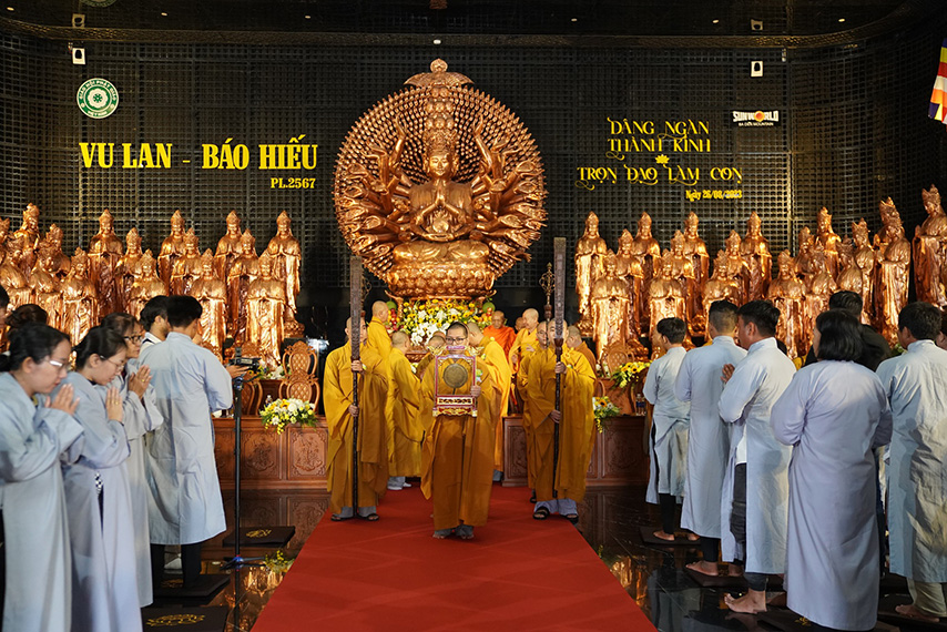 Hội trường lễ Vu Lan tại núi Bà Đen