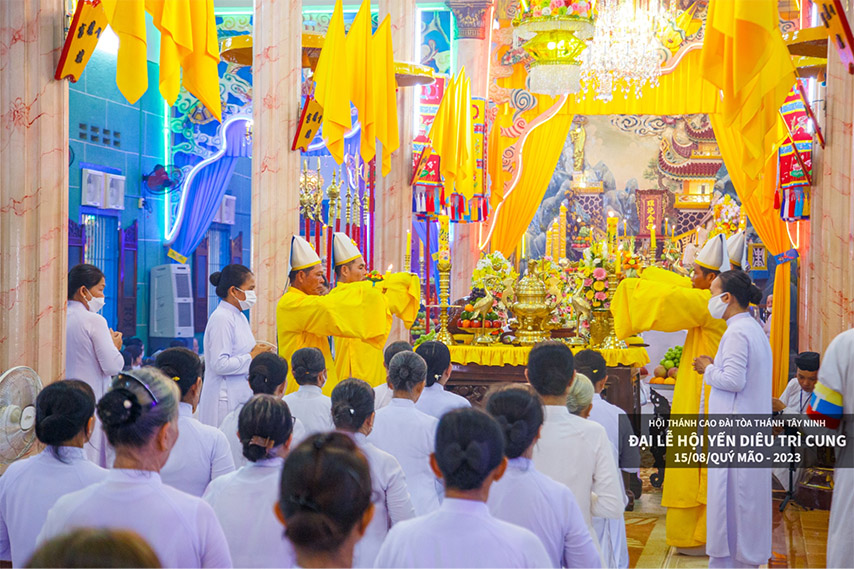 Nghi thức cúng Đức Phật Mẫu và các vị tiên nương tại Báo Ân Từ
