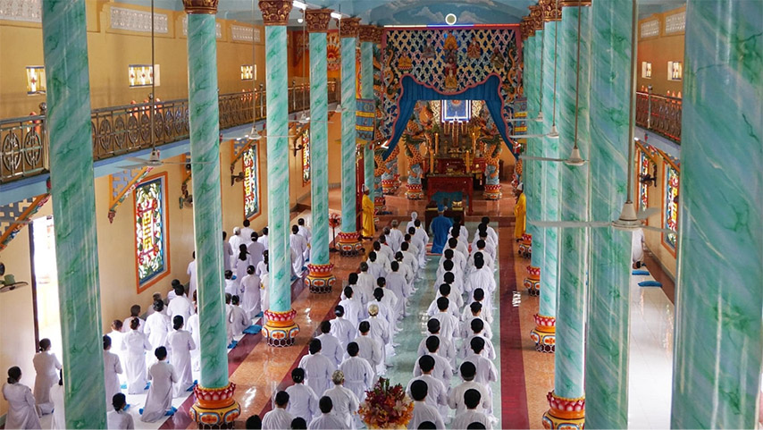 Tín đồ tham gia lễ vía Đức Quan Thánh Đế Quân 