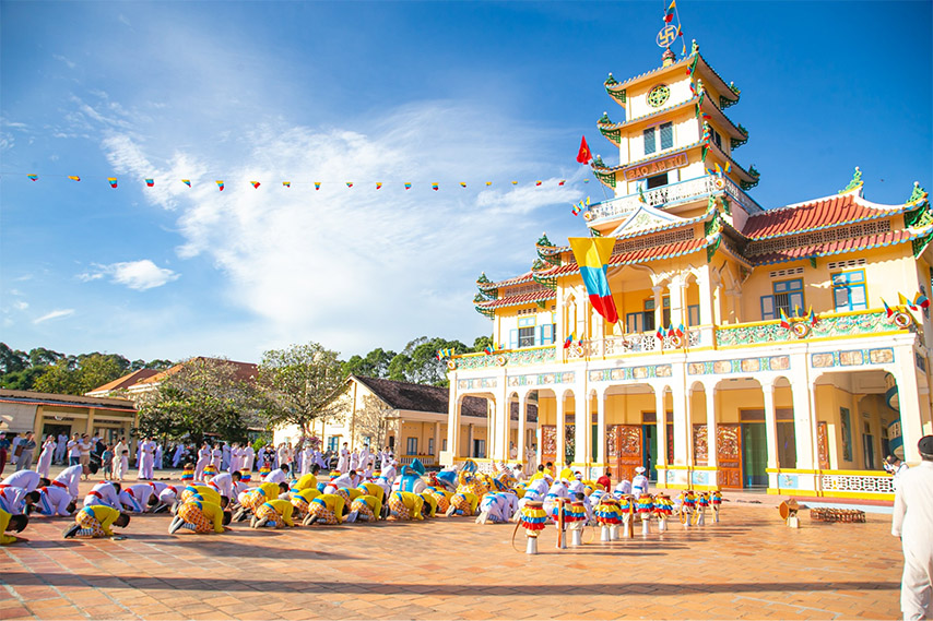 Quang cảnh Nội ô Tòa Thánh Tây Ninh dịp lễ Hạ Ngươn 2023