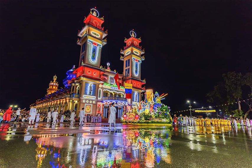 Cộ bông rực rỡ của Đức Phật Mẫu và Cửu vị tiên nương