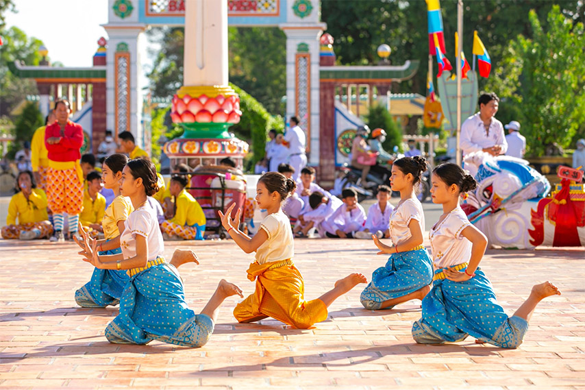 Điệu múa Chhay Dăm trong ngày lễ