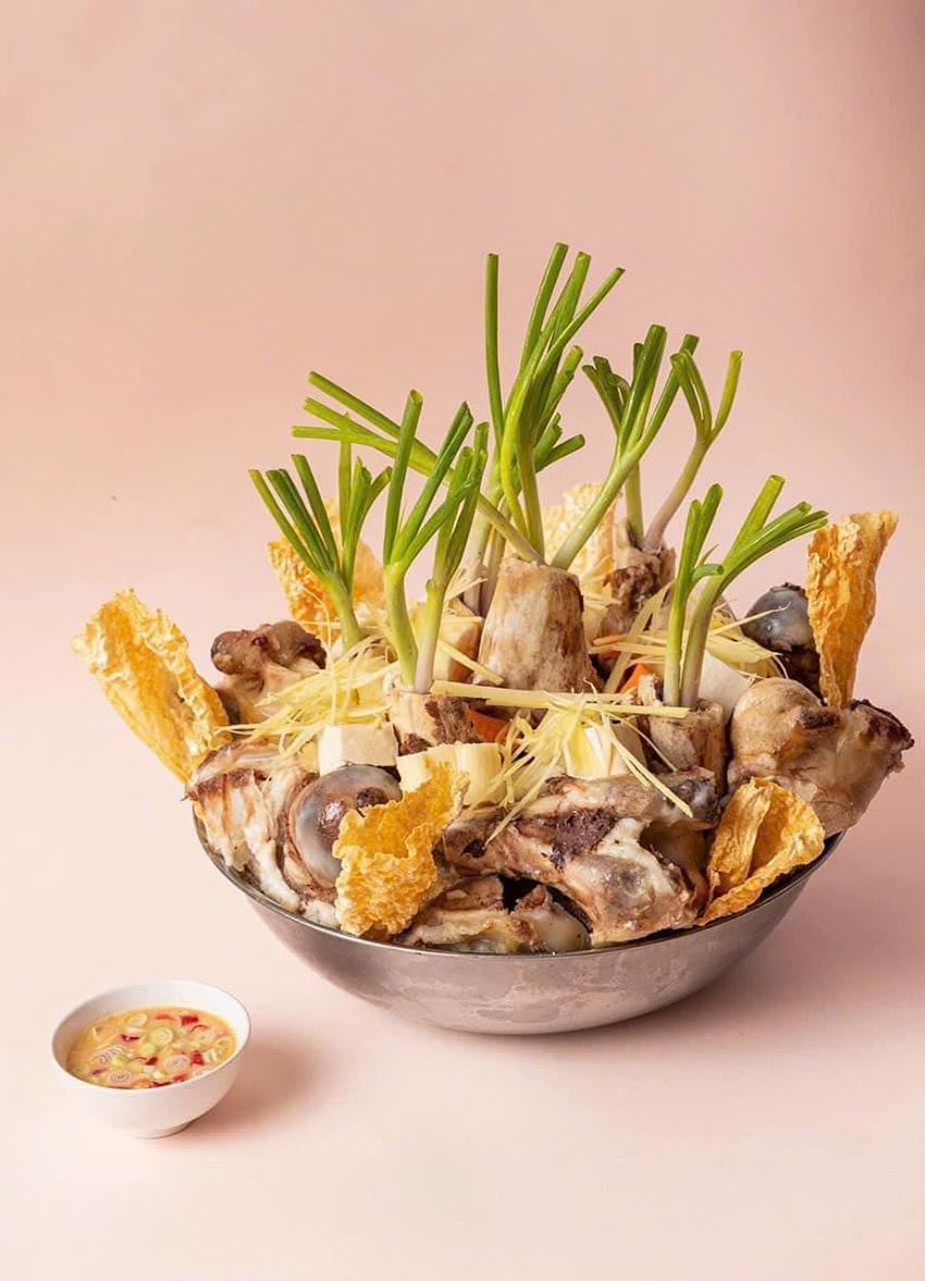 Phần lẩu bò xí quách chất lượng tại quán Sáu Tâm