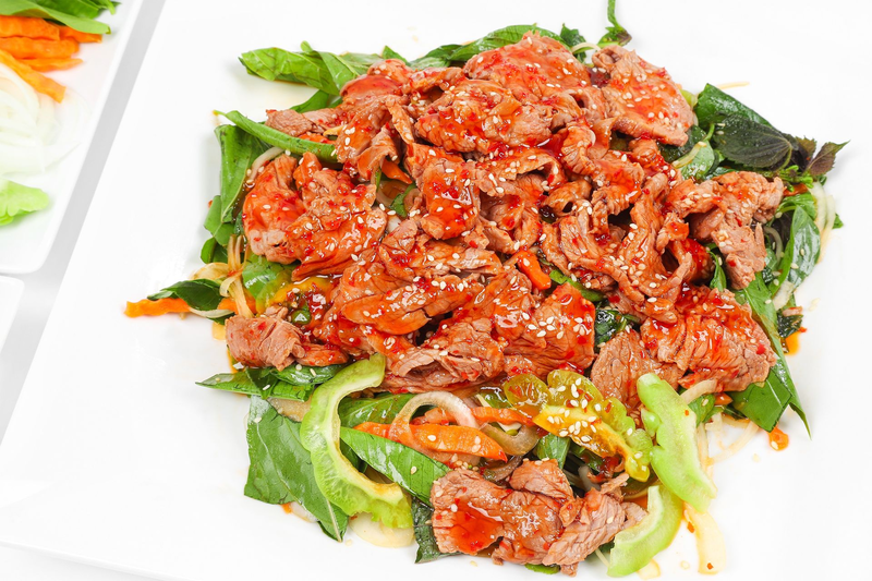 Gỏi bò tơ rau sao nhái đem đến trải nghiệm ẩm thực độc đáo