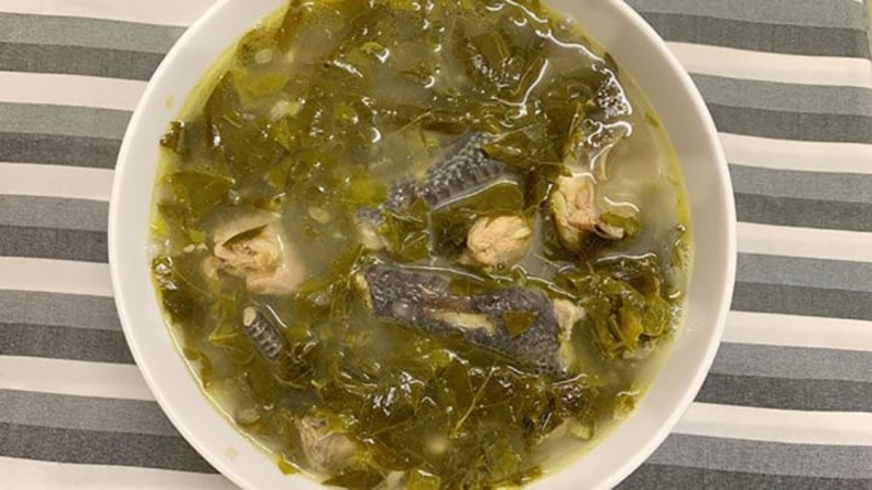 Món canh chua lá cóc