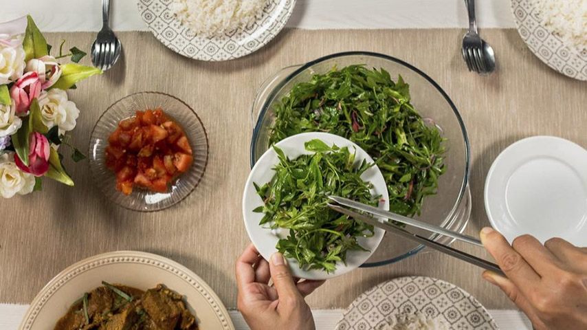 Rau sao nhái là món salad khai vị phổ biến tại các nhà hàng Indonesia và Malaysia