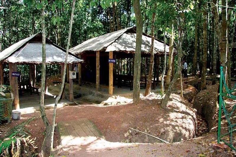 Rừng Chàng Riệc bao bọc lấy Căn cứ Trung ương Cục miền Nam