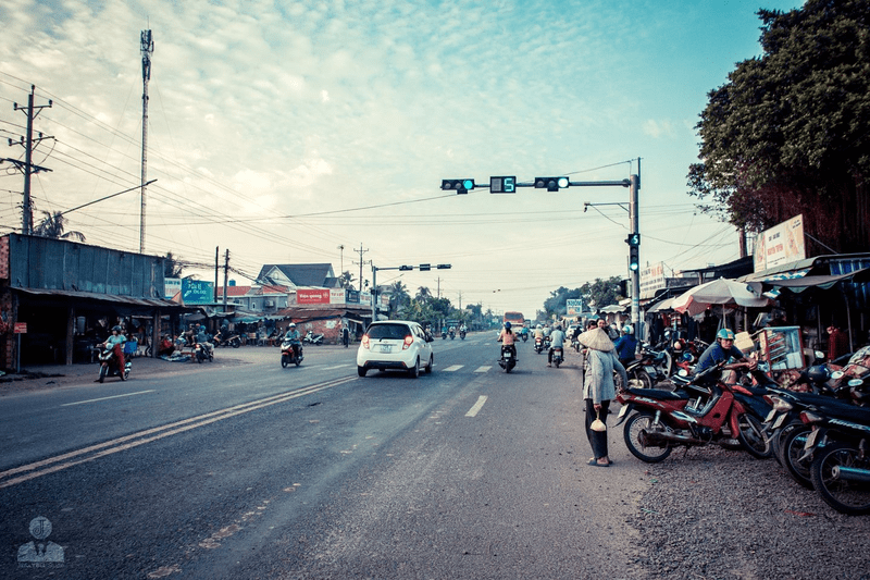 Ngã ba nơi dẫn vào chợ chiều Tân Phú 