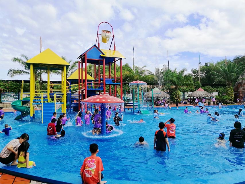 Khu hồ bơi là không gian vui chơi lý tưởng cho các bạn nhỏ 