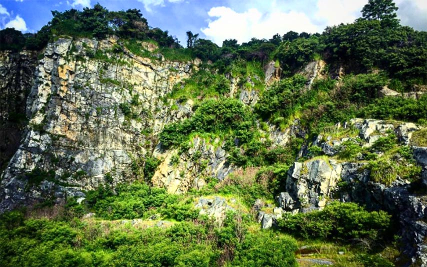 Những ngọn núi cao bao quanh thung lũng Ma Thiên Lãnh khiến nhiều phượt thủ khát khao chinh phục 