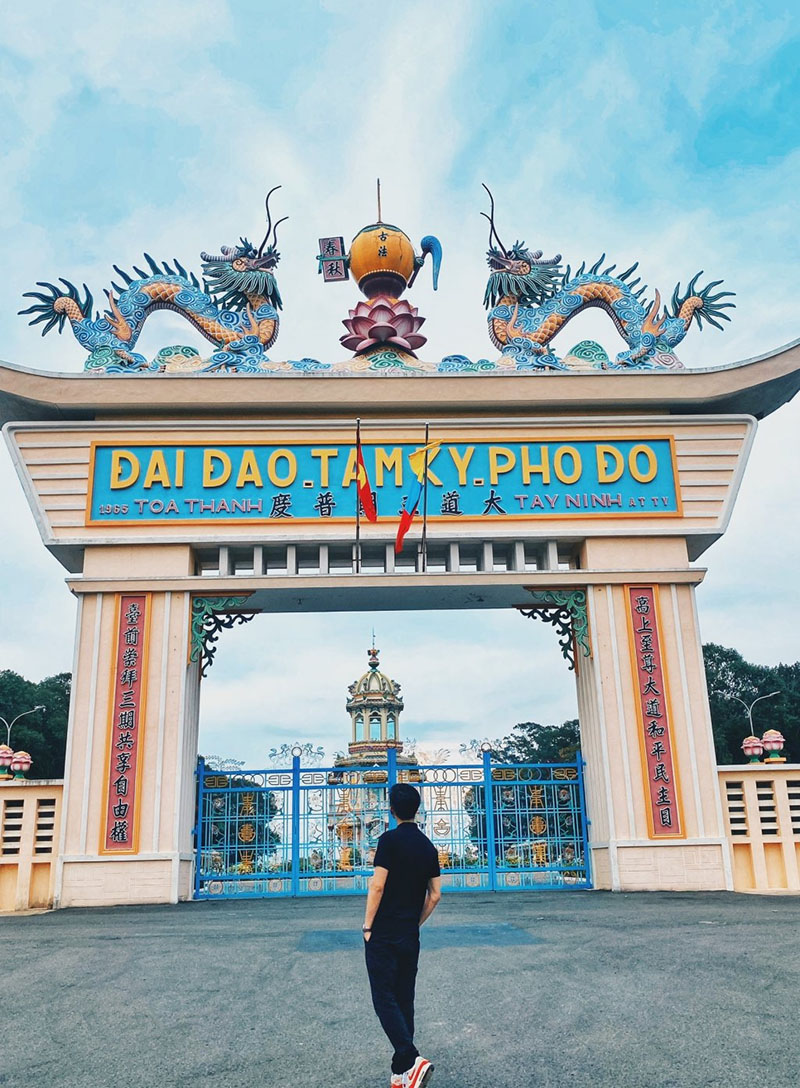 Khuôn viên Tòa Thánh Tây Ninh hiện qua ống kính của du khách 