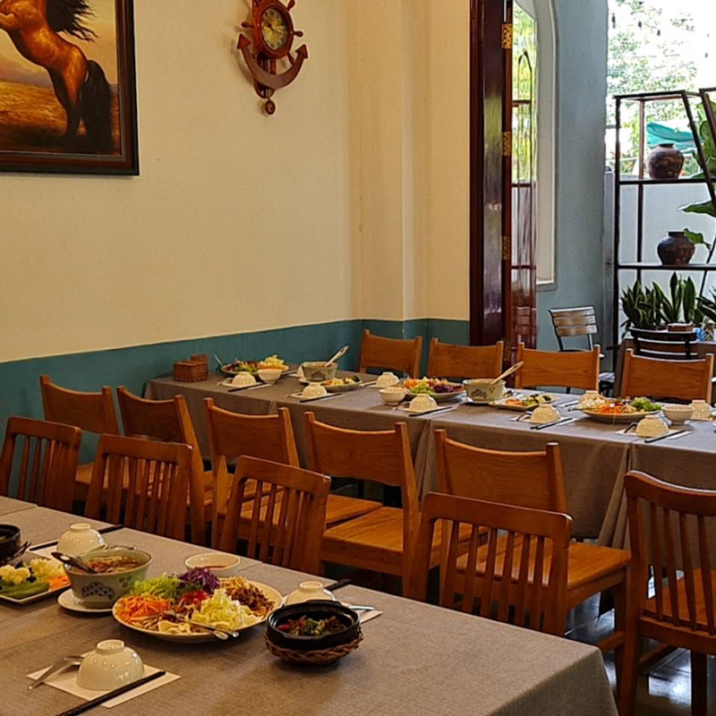 Không gian bên trong nhà hàng chay An Veggie - một trong những quán ăn chay Tây Ninh nổi tiếng