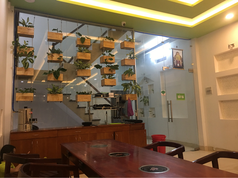Không gian quán thoải mái, rộng rãi