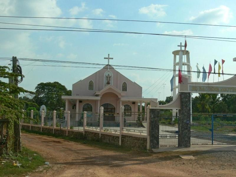 Con đường dẫn vào Giáo xứ Bình Nguyên